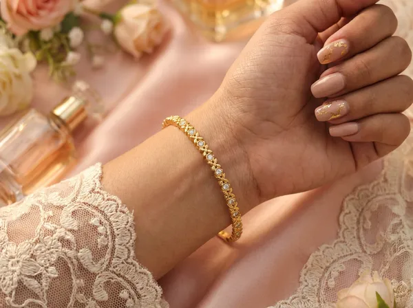 Floral_Symphony_Gold_Stainless_Steel_Premium_Bracelet