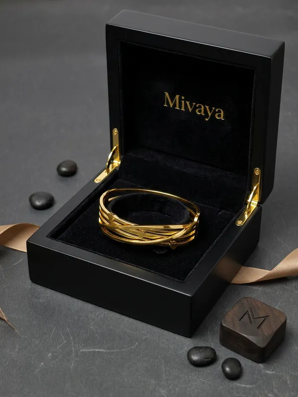 Endless_Love_Gold_Stainless_Steel_Premium_Bracelet
