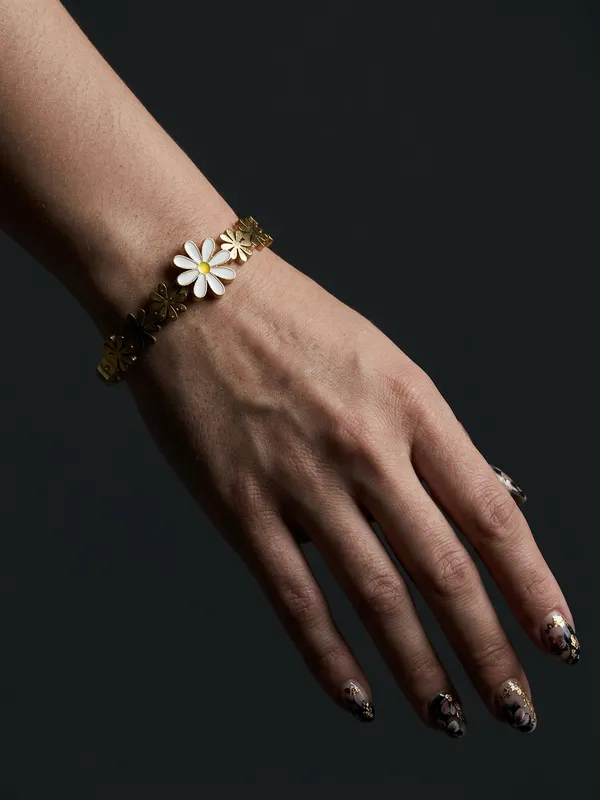 Floral_Harmony_Gold_Stainless_Steel_Premium_Bracelet