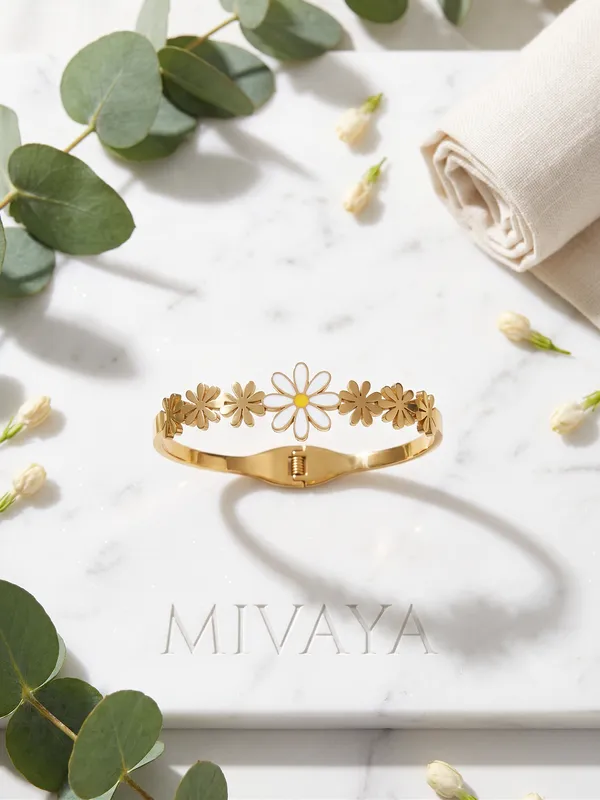 Floral_Harmony_Gold_Stainless_Steel_Premium_Bracelet