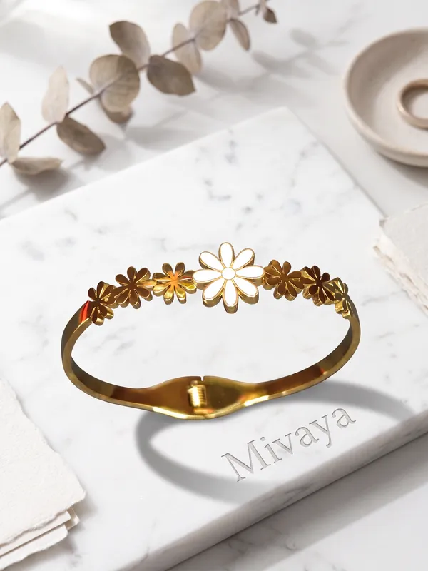Floral_Harmony_Gold_Stainless_Steel_Premium_Bracelet