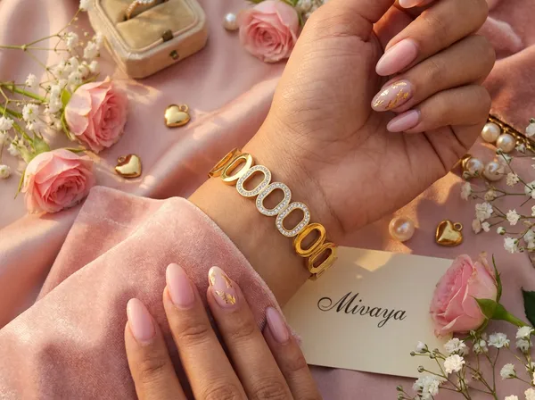 Infinity_Oval_Cuff_Gold_Stainless_Steel_Premium_Bracelet