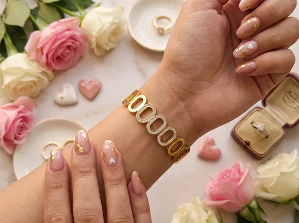 Infinity_Oval_Cuff_Gold_Stainless_Steel_Premium_Bracelet