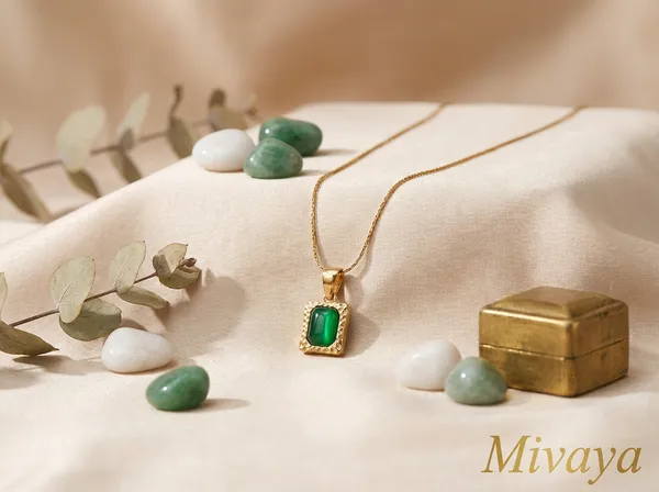Emerald_Royale_Gold_Stainless_Steel_Premium_Necklace