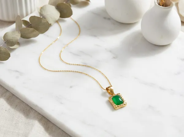 Emerald_Royale_Gold_Stainless_Steel_Premium_Necklace