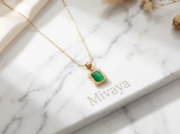 Emerald_Royale_Gold_Stainless_Steel_Premium_Necklace