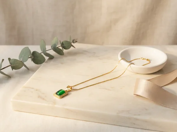 Emerald_Royale_Gold_Stainless_Steel_Premium_Necklace