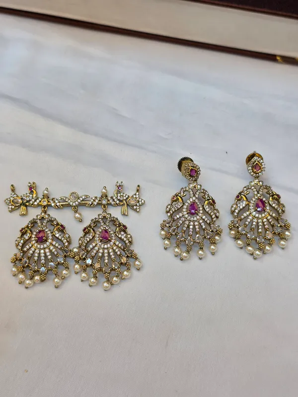 Golden_And_White_Brass_Victorian_Vati_Set_For_Women