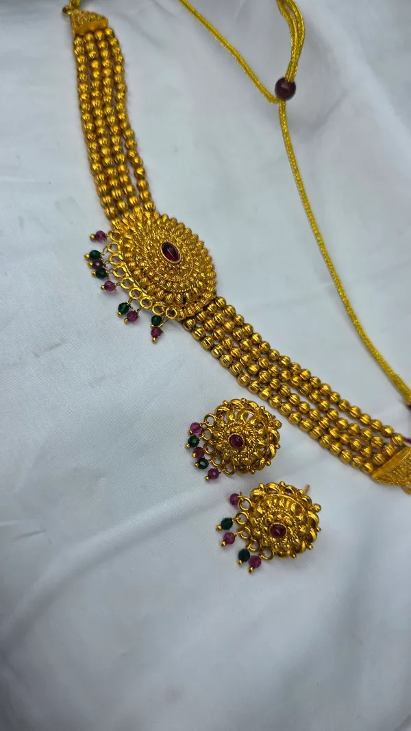 Golden_Mazak_Temple_Choker_Set_For_Women