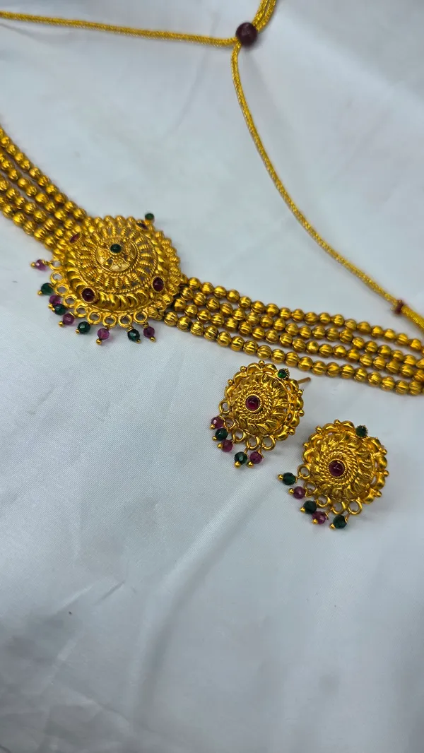 Golden_Mazak_Temple_Choker_Set_For_Women
