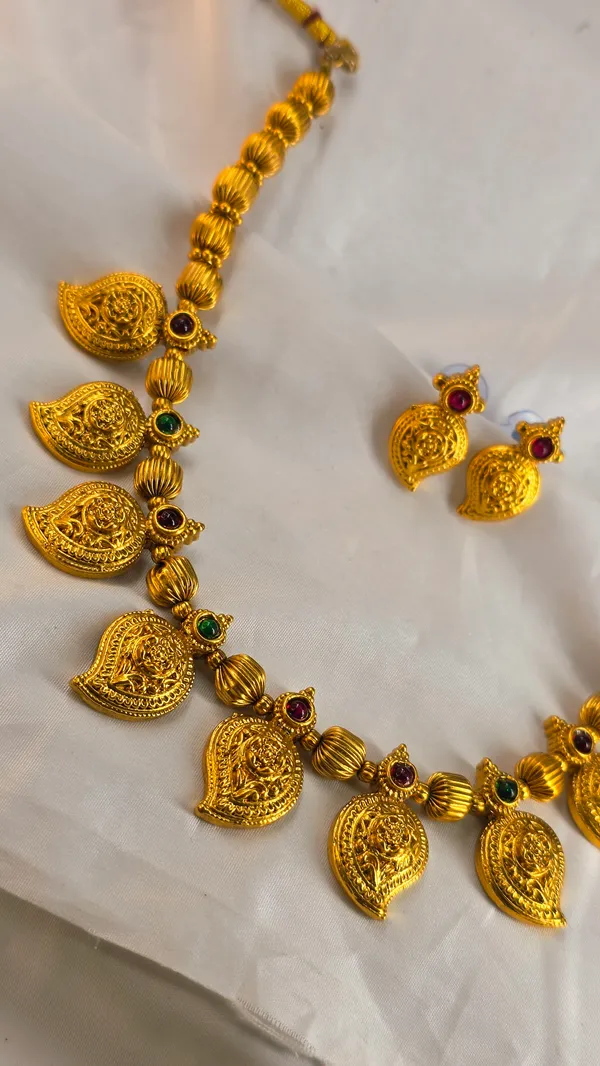 Golden_Mazak_Kairi_Haar_Necklace_Set_For_Women