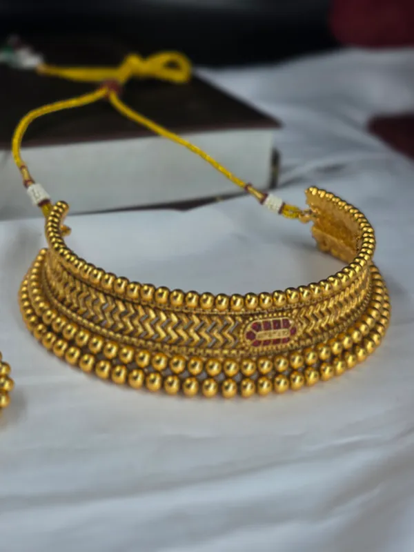 Golden_Brass_Choker_Set_For_Women