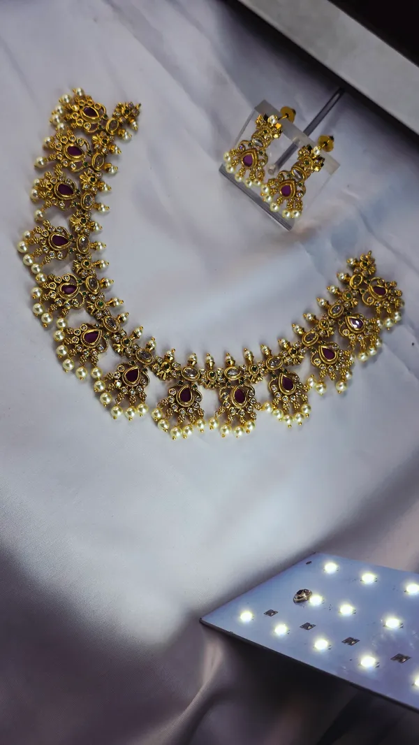 Golden_Brass_Necklace_Set_For_Women