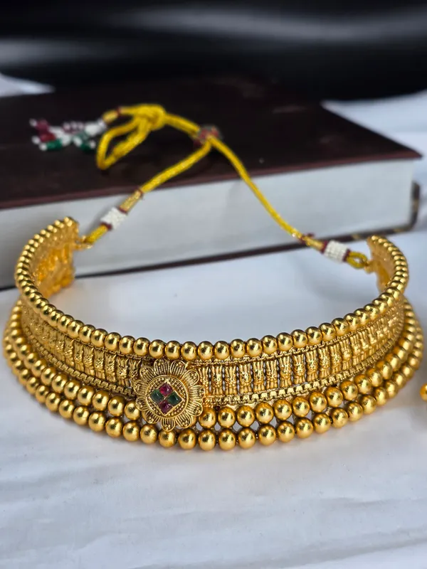 Golden_Brass_Choker_Set_For_Women