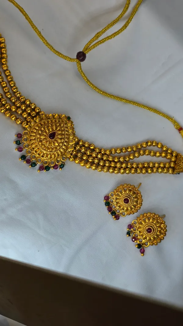 Golden_Mazak_Temple_Choker_Set_For_Women