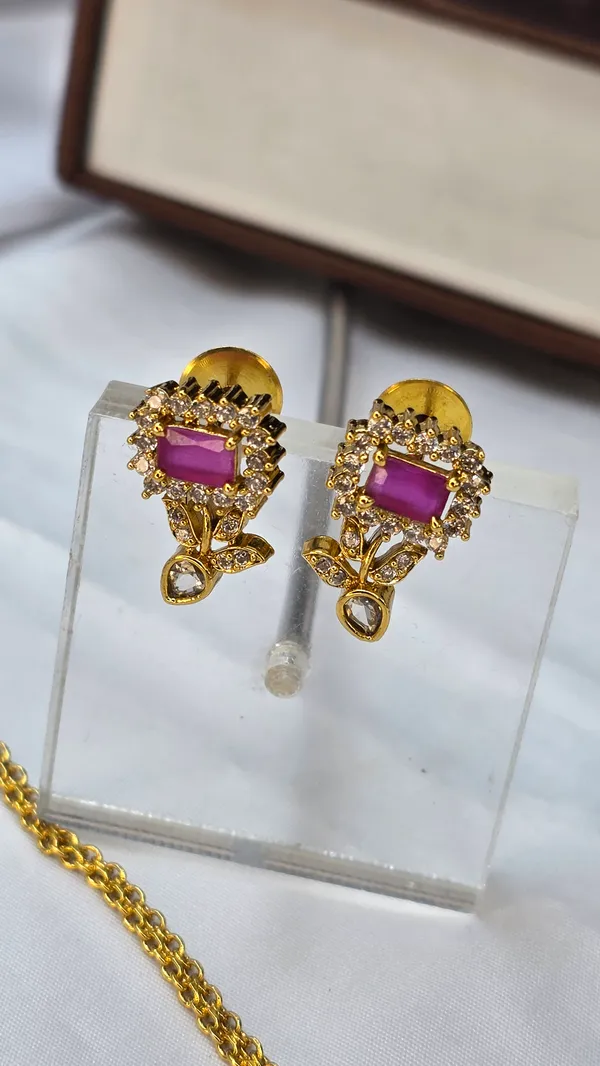Golden_And_Ruby_Brass_Victorian_Vati_Set_For_Women