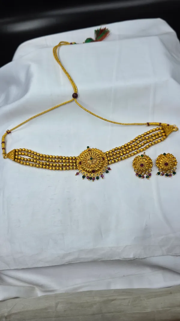 Golden_Mazak_Temple_Choker_Set_For_Women