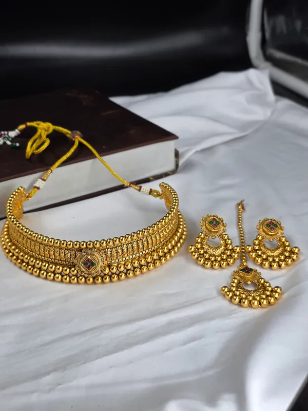 Golden_Brass_Choker_Set_For_Women