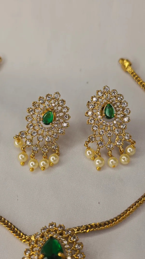 Golden_And_Green_Brass_Necklace_Set_For_Women