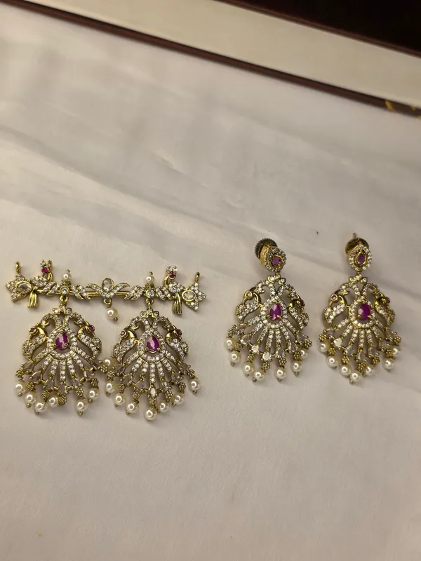 Golden_And_White_Brass_Victorian_Vati_Set_For_Women