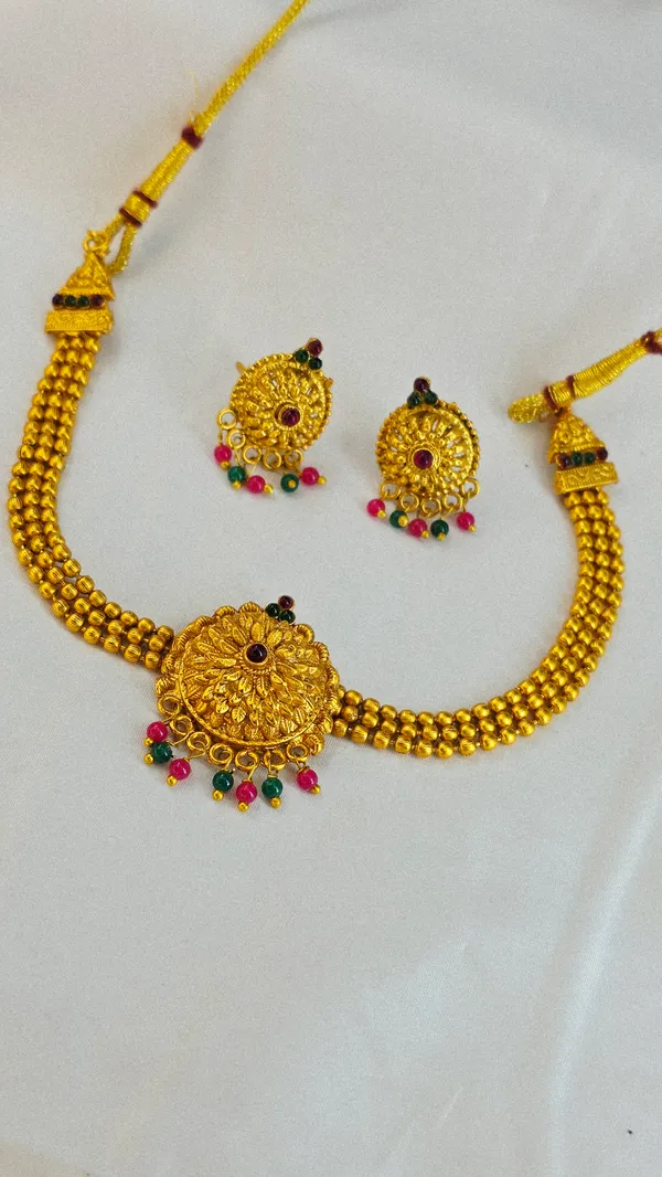 Golden_Mazak_Temple_Choker_Set_For_Women