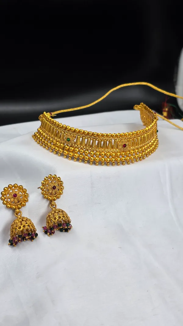 Golden_Mazak_Temple_Choker_Set_For_Women