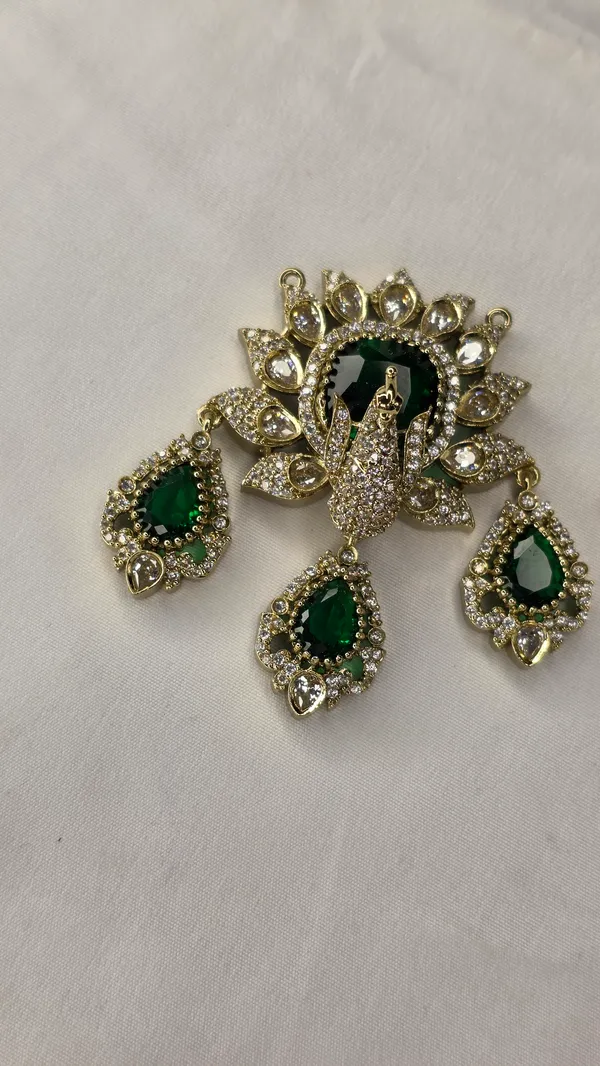 Green_And_White_Mazak_Victorian_Vati_Set_For_Women