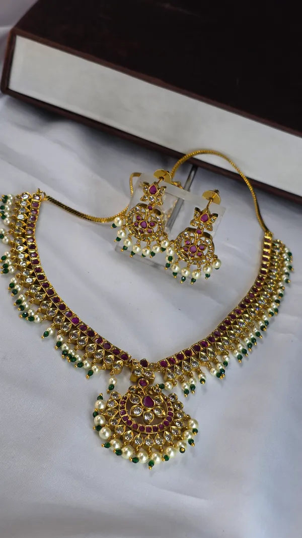 Multicolour_Brass_Necklace_Set_For_Women