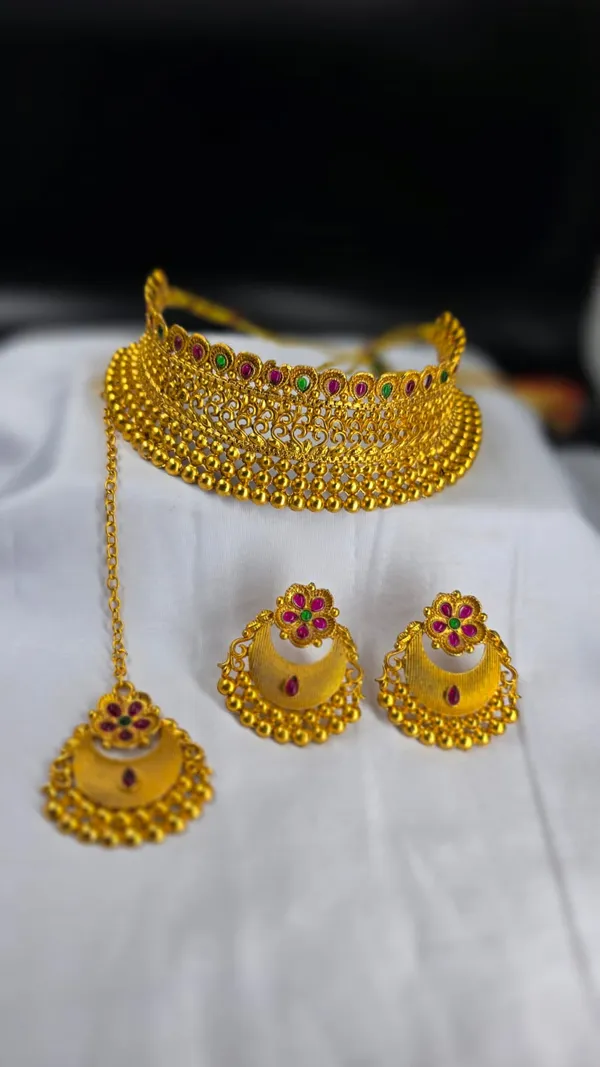 Golden_Mazak_Temple_Choker_Set_For_Women