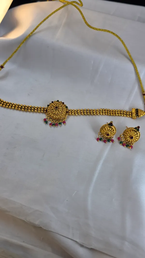 Golden_Mazak_Temple_Choker_Set_For_Women