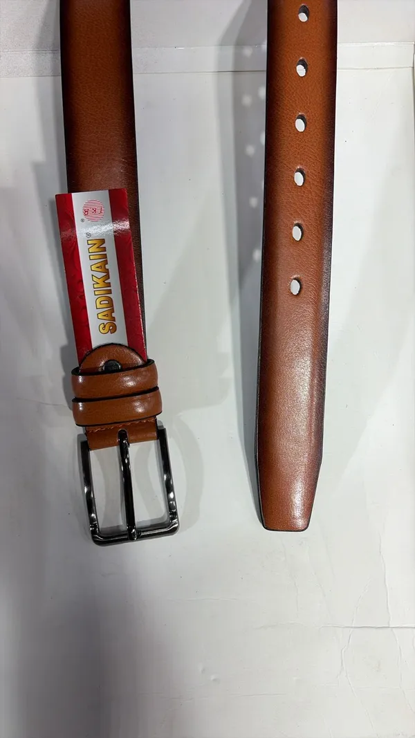 Snazzy's_Classic_Brown_Leather_Belt_With_Metal_Buckle