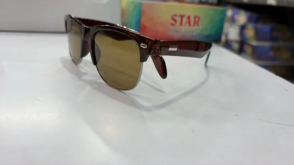 Stylish_Brown_Clubmaster_Sunglasses_With_Gold_Mirror_Lenses