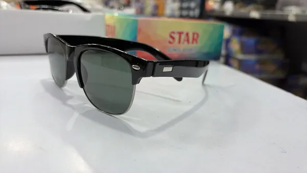 Classic_Black_Clubmaster_Sunglasses_With_Green_Lenses