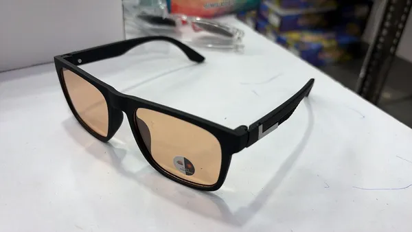 Stylish_Blue_Light_Blocking_Glasses_With_Black_Frame