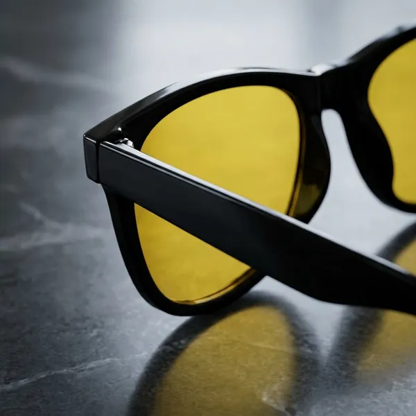 Night_Vision_Driving_Glasses_With_Yellow_Tinted_Lenses