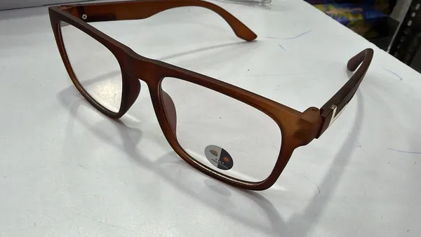 Stylish_Brown_Frame_Eyeglasses_With_Clear_Lenses