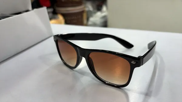 Stylish_Black_Gradient_Sunglasses_For_Men_And_Women