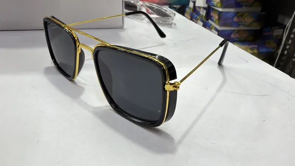 Premium_Square_Sunglasses_With_Gold_Metal_Frame_And_Dark_Tinted_Lenses
