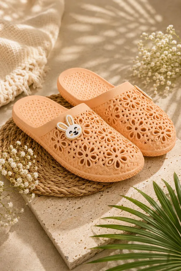 Trump_Women_Slippers_Pink