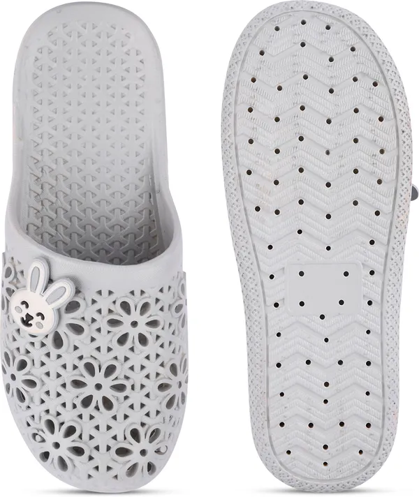 Trump_Women_Slippers_Grey