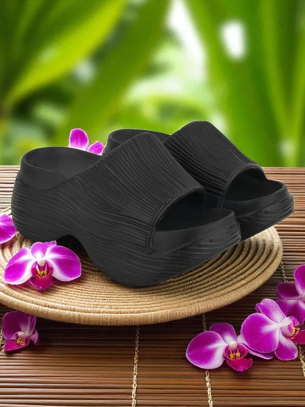 Trump_Women_Heels_Black