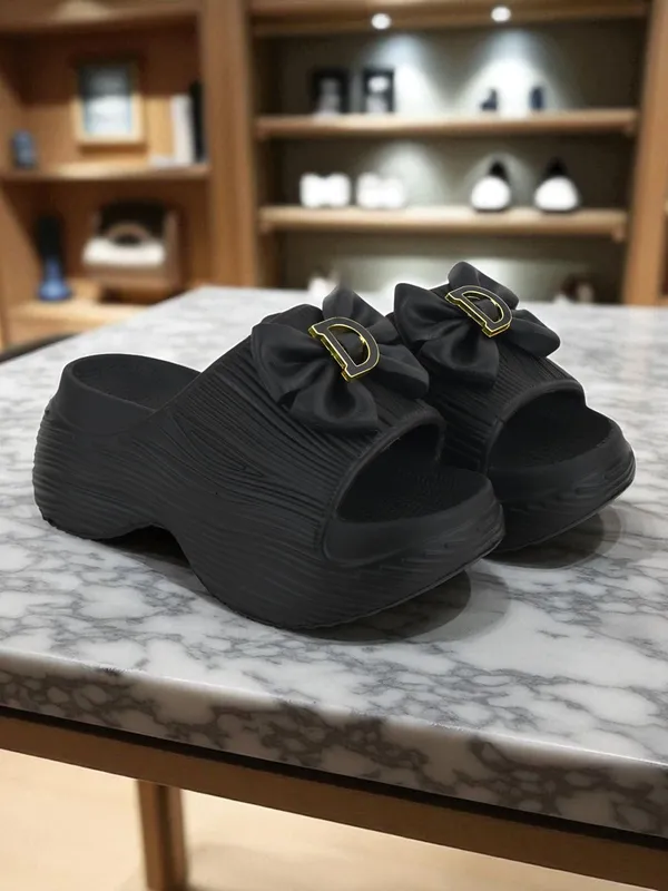 Trump_Women_Heels_Black