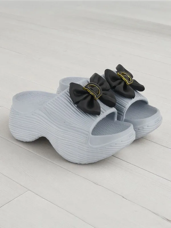 Trump_Women_Heels_Grey