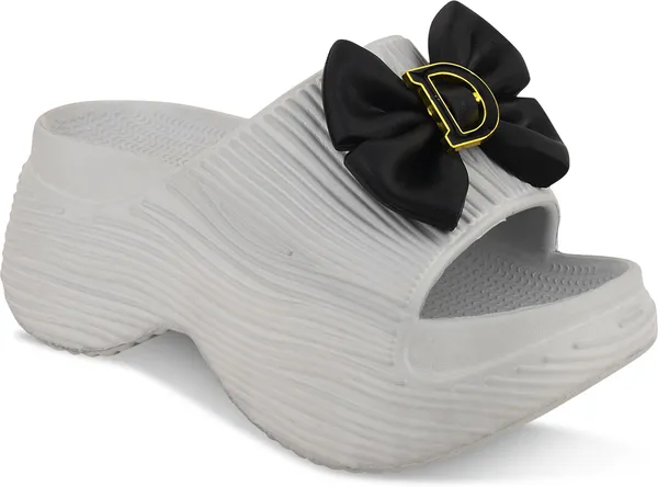 Trump_Women_Heels_White