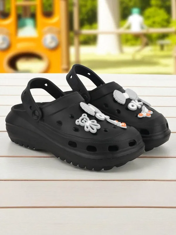 Trump_Women_Black_Clogs