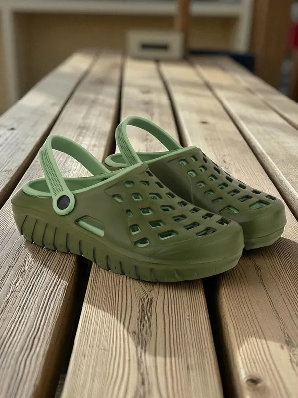 Trump_Men_Green_Clogs