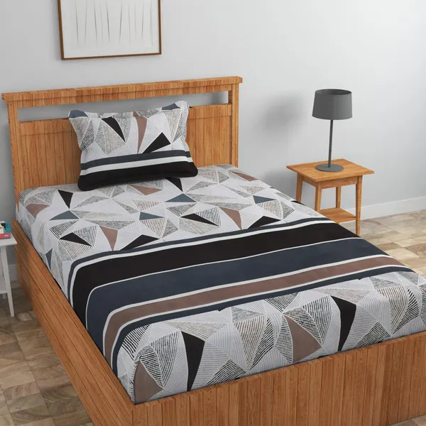 White_Black_Triangle_Bedsheet
