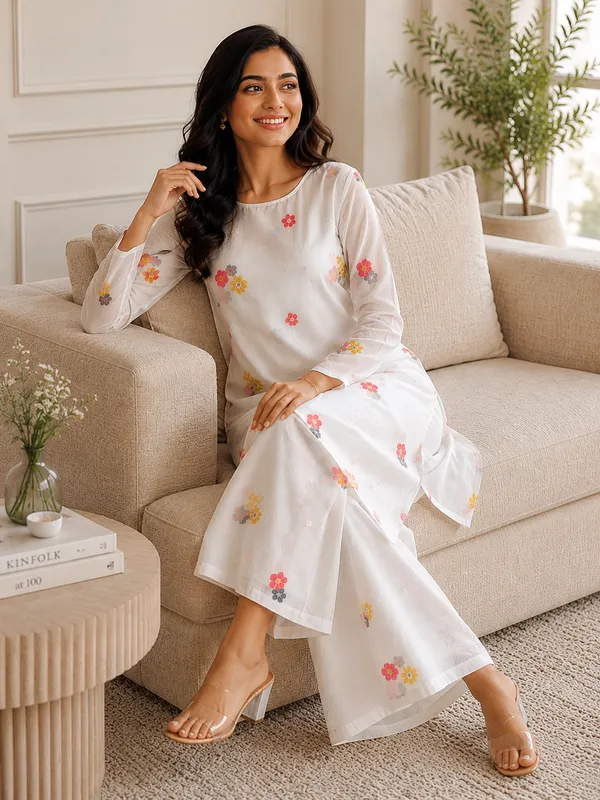 BABY_SHRI_Women's_White_Floral_Embroidered_Pure_Cotton_Kurta_with_Palazzo_Set