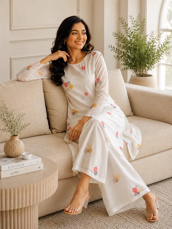 BABY_SHRI_Women's_White_Floral_Embroidered_Pure_Cotton_Kurta_with_Palazzo_Set