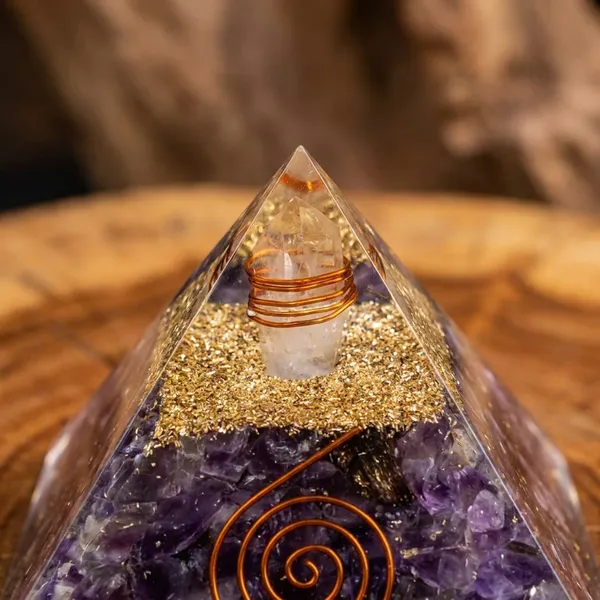 Amethyst_Orgone_Pyramid_With_Copper_Coil_-_Spiritual_Healing_And_Energy_Balancing_Crystal